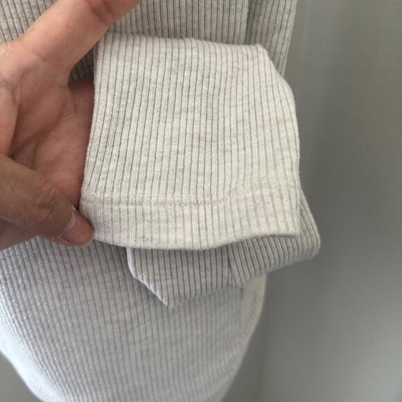 Agolde Rib Knit Top Maya Scoop Neckline Long Sleeve Minimalist Grey Sz L - Picture 9 of 14